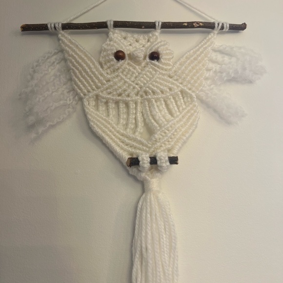 Handcrafted, macrame cord rustic tapestry stick. Adorable, owl 🦉 art - Picture 10 of 10